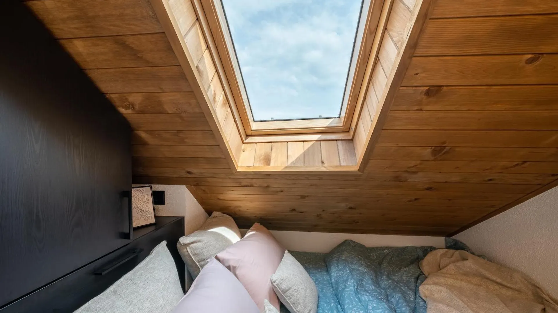 Gurgulyat View - 1 Bedroom Loft Sofia Appartement